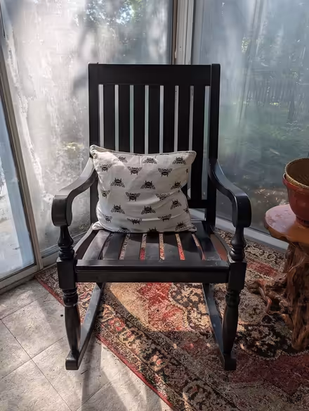 Photo of free Rocking chair, bedroom set (Ottawa hills) #1