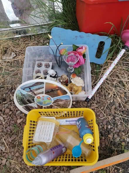 Photo of free Various items outside (Pathead EH37) #1