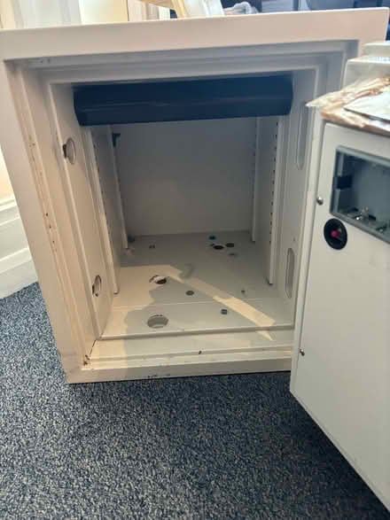 Photo of free Safe (very heavy) (Sevenoaks TN13) #2