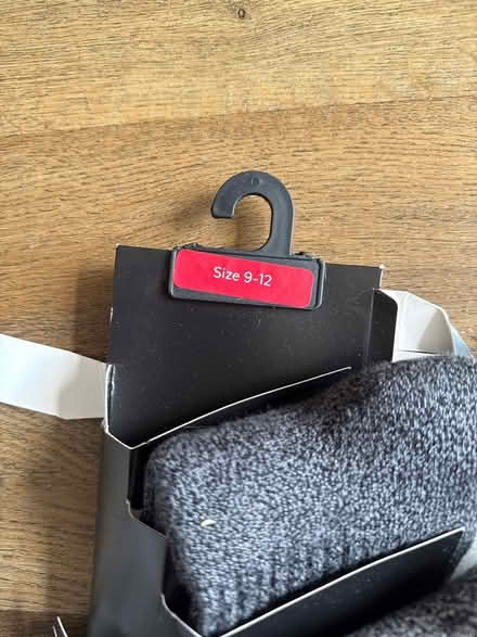 Photo of free Men’s socks (Common Edge FY4) #3