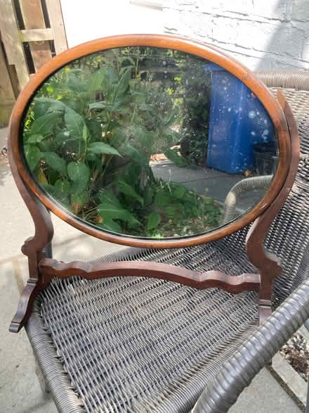 Photo of free Vintage dressing table mirror. (IP4) #1