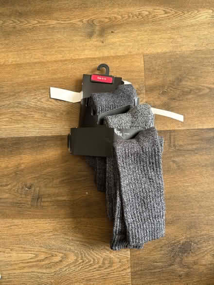 Photo of free Men’s socks (Common Edge FY4) #1