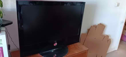 Photo of free lg 37" tv (Seven Dials BN1) #3