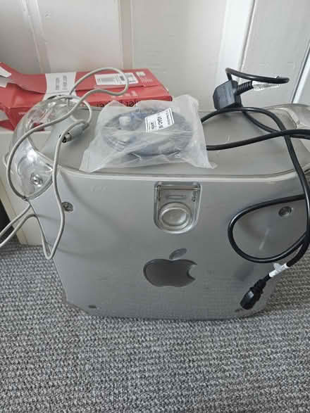 Photo of free Apple PC+ normal PC+cables (Se254es) #1