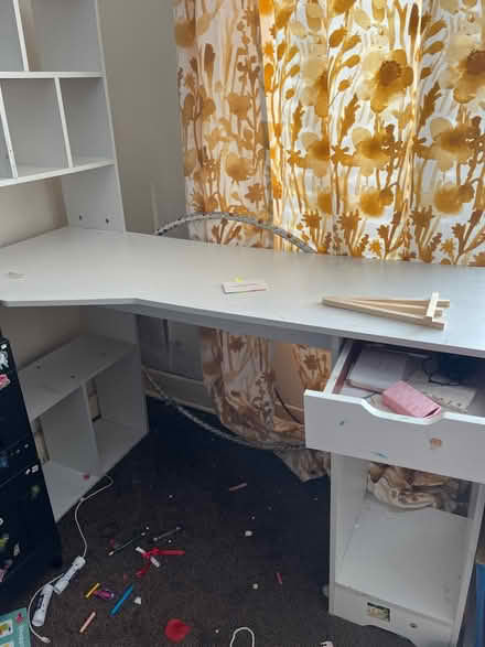 Photo of free Desk (Whitton. TW3) #2