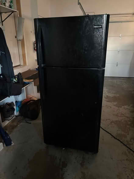Photo of free Frigidaire refrigerator (Chantilly, VA) #1