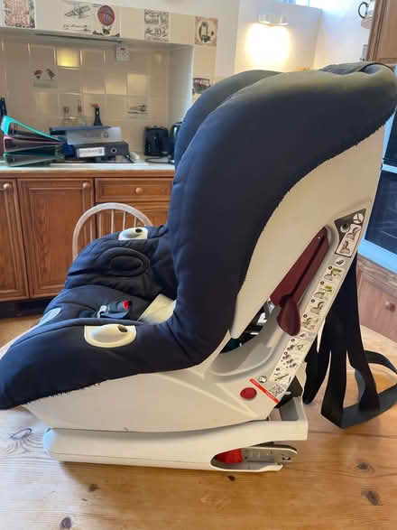 Photo of free Britax child’s car seat (Wimbledon Park SW19) #4