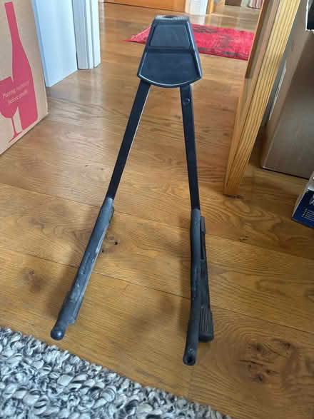 Photo of free Guitar stand (Wheathampstead AL4) #1