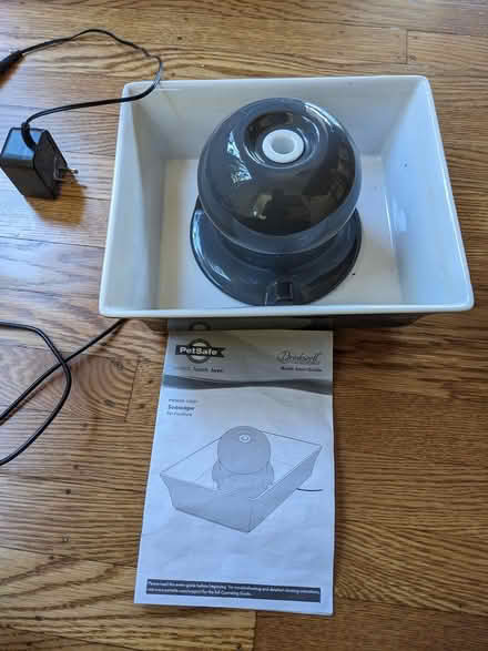 Photo of free Drinkwell Seascape Pet Fountain (Elmwood) #1