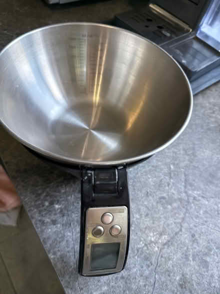 Photo of free Electronic weighing scales (Croydon/West Wickham) #1
