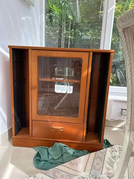 Photo of free Hifi cabinet (Woldingham) #1
