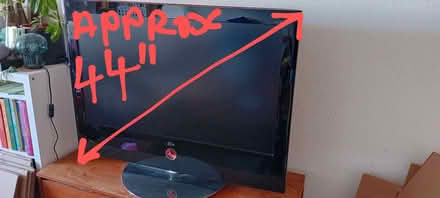 Photo of free lg 37" tv (Seven Dials BN1) #2