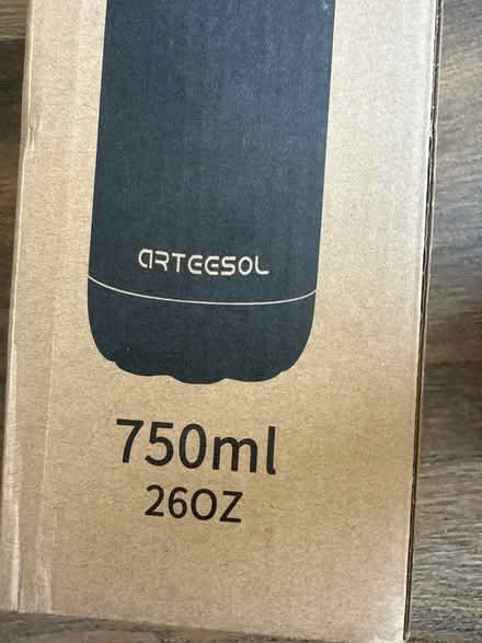 Photo of free 750ml water bottle with box (Common Edge FY4) #3