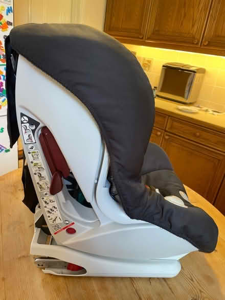 Photo of free Britax child’s car seat (Wimbledon Park SW19) #2
