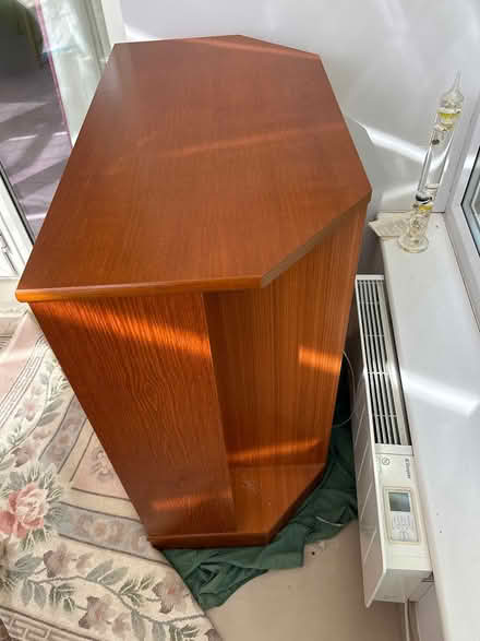 Photo of free Hifi cabinet (Woldingham) #3