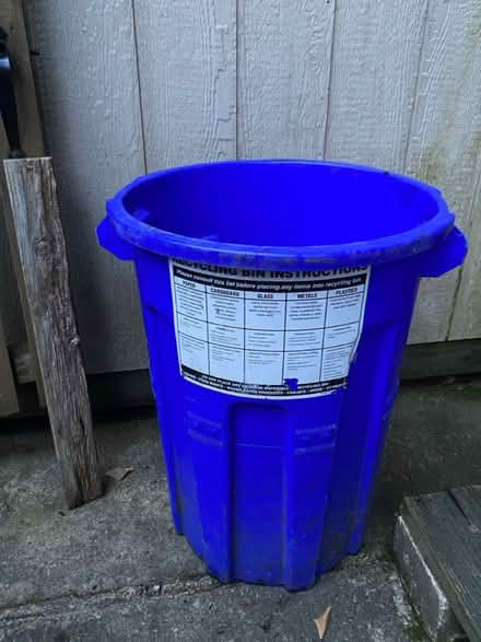 Photo of free Recycling can (Arlington Mill Community Cntr) #1