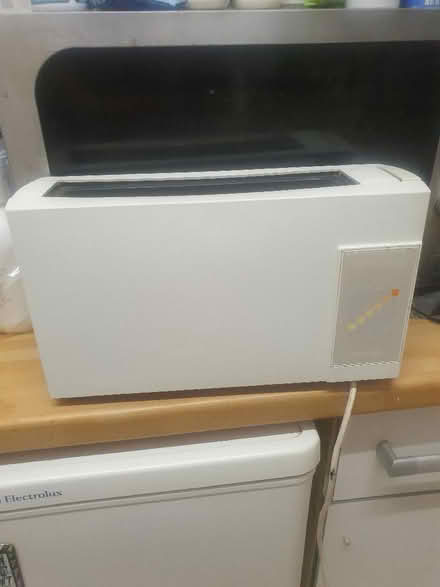 Photo of free tefal toaster. (Highfield HP2) #1