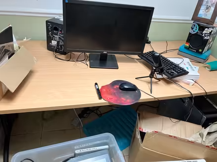 Photo of free Large office desk (TR9) #2