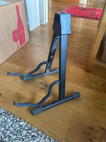 Photo of free Guitar stand (Wheathampstead AL4) #2