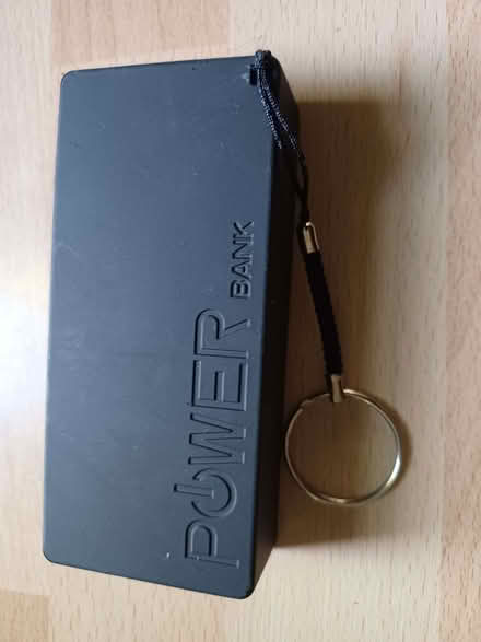 Photo of free "Juicebank" powerbank: low capacity (2400m) but lightweight (Oxford-Freegle CGA OX2) #1
