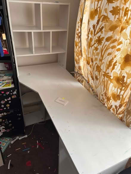 Photo of free Desk (Whitton. TW3) #1