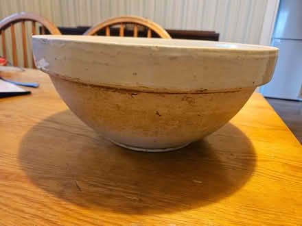 Photo of free Very large ceramic bowl (Stoneygate LE2) #1