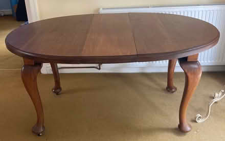 Photo of free Extendable Victorian mahogany (?) table (Dean Row SK9) #1