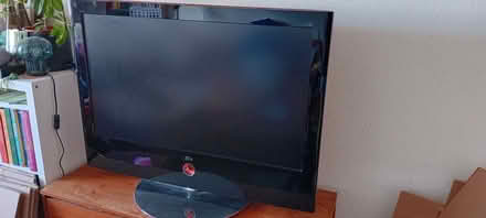 Photo of free lg 37" tv (Seven Dials BN1) #4