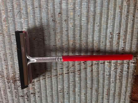 Photo of free Window Squeegee (IG6) #1