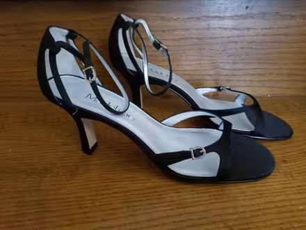 Photo of free Black high heels (Centrepointe) #1