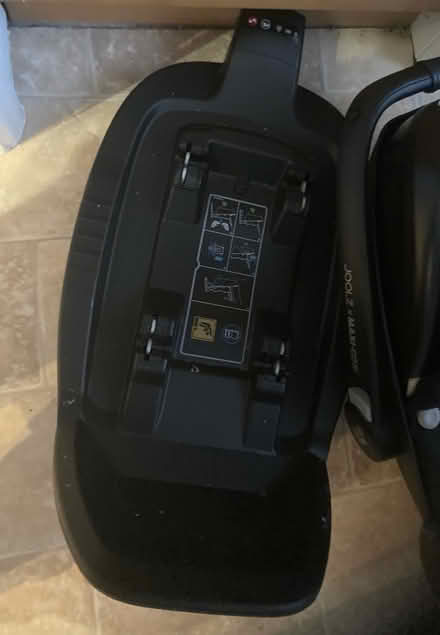 Photo of free Baby seat and base (Beaconside ST16) #2