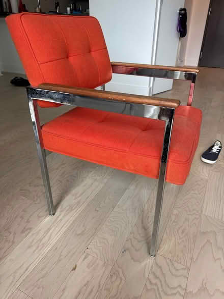 Photo of free Mid century modern chair (Southeast DC (Navy Yard)) #2