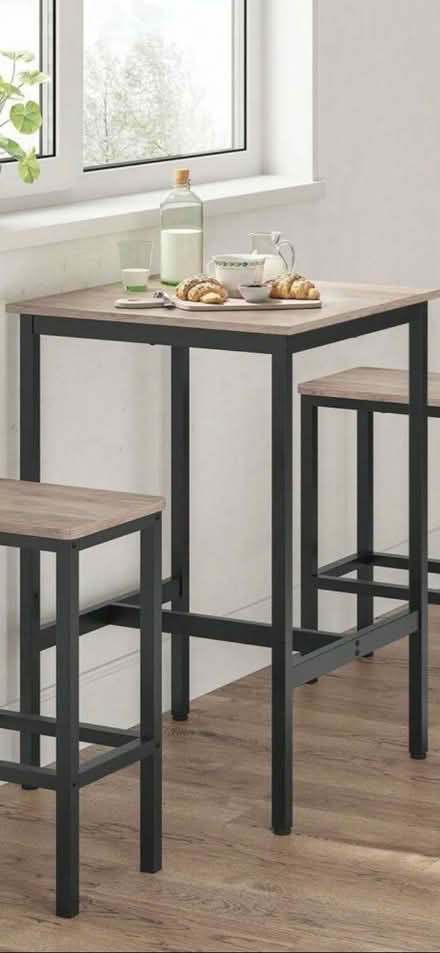 Photo of Small dining room table (Great Yarmouth) #2