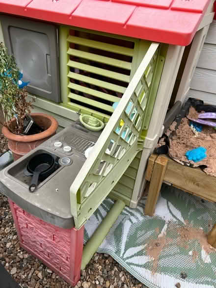 Photo of free Tony play house (Horton Kirby DA4) #1