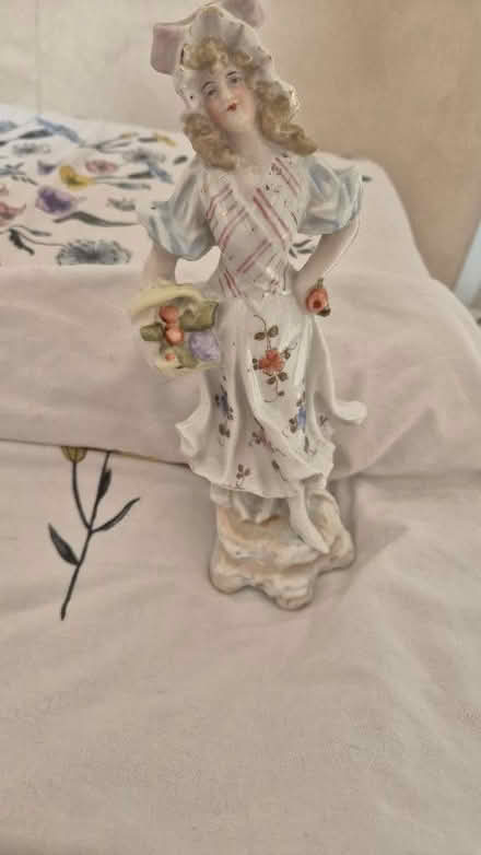 Photo of free Large ornament (Bellingham SE6) #1
