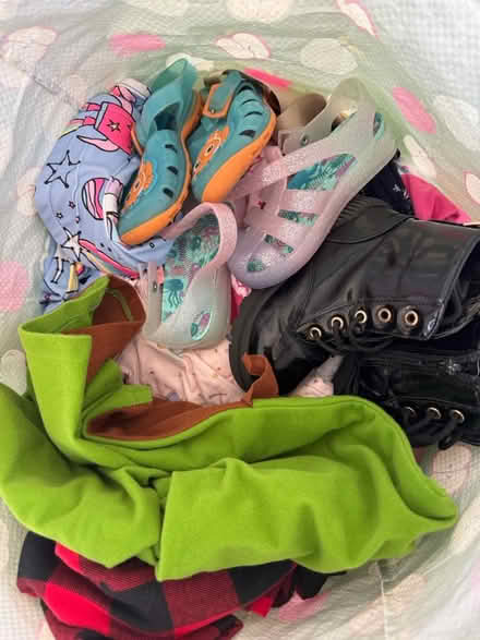 Photo of free Girls clothes & shoes age 4-5 (GL3) #1