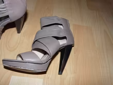 Photo of free Ladies 4” shoes size 7M (L5L 5P5) #1