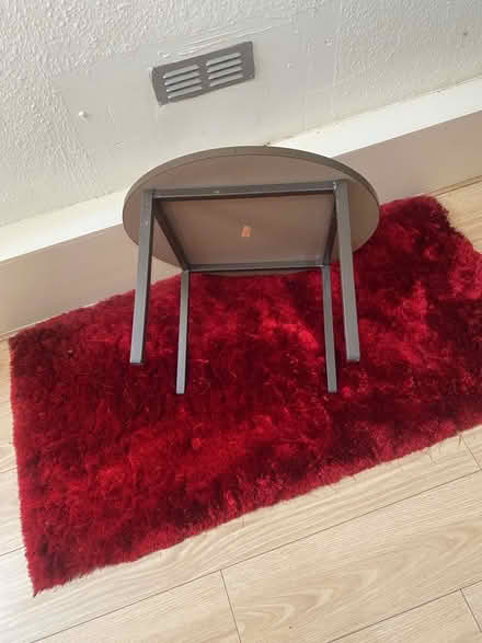Photo of free Small round table (Barnsbury N1) #2