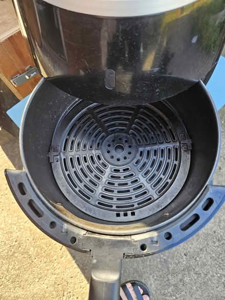 Photo of free Air fryer (LS26 rothwell) #3