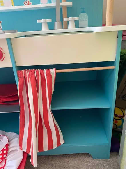 Photo of free Little wooden Kitchen (Hitchin, Periwinkle Lane) #3