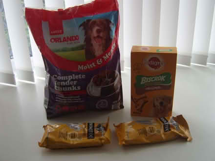 Photo of free lidl moist and meaty complete dog food 3/4 full + 1 gravy bo (Durrington BN13) #1