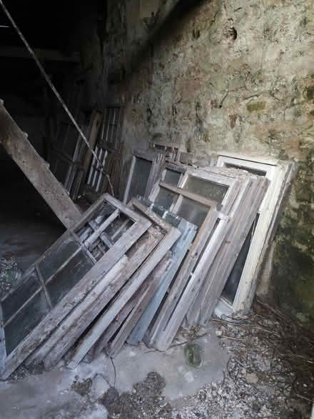 Photo of free Old windows (Pathead EH37) #4