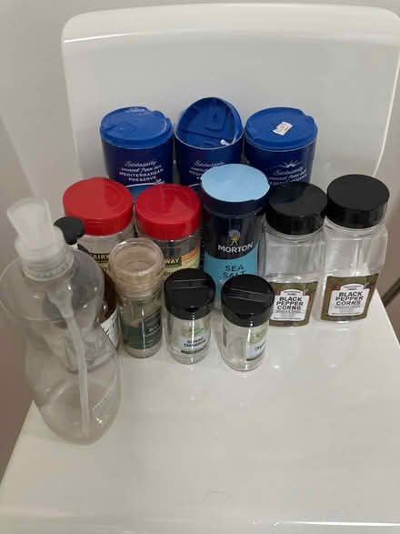 Photo of free Containers for spice, etc (UWS (W. 85th & Riverside Dr.)) #1