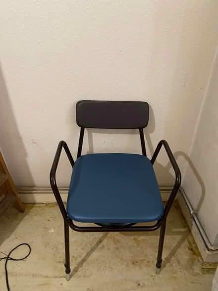 Photo of free Commode chair (Barnsbury N1) #1