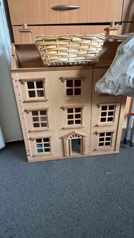 Photo of free Dolls House (N1 Islington) #1