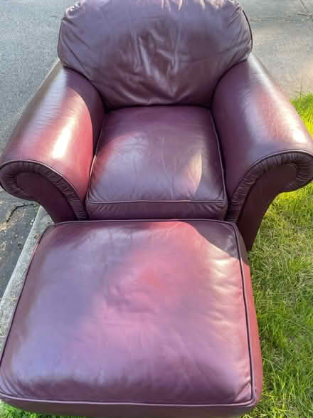 Photo of free XL chair with ottoman (Berwyn Heights) #2