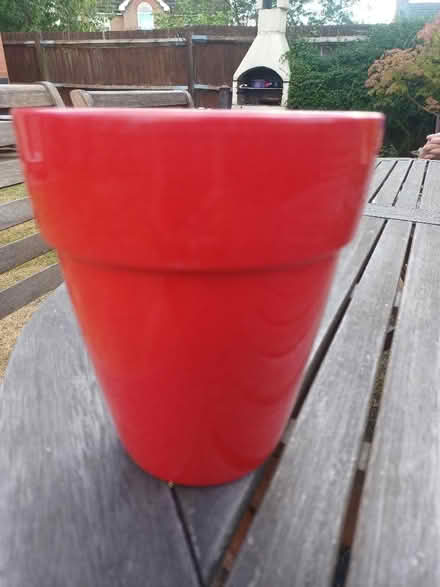 Photo of free 6," Red plant/flower pot (Woodley RG5) #1