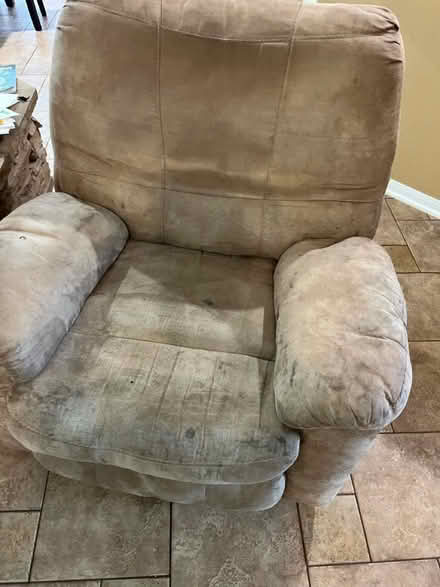 Photo of free Couch and recliner set (The woodlands) #4