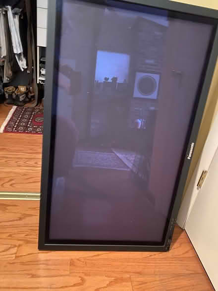 Photo of free Wide screen TV screen (2 blocks from old town Herndon) #1