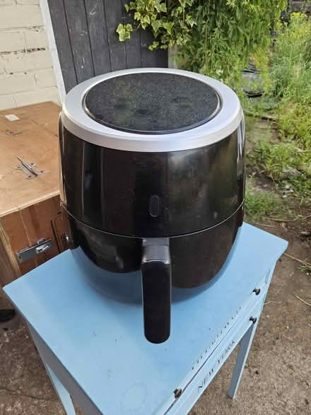 Photo of free Air fryer (LS26 rothwell) #1